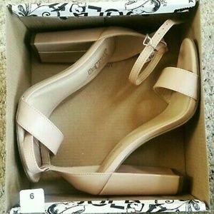 Brash nude block heels size 6